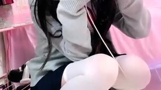 Amateur Asian teen sucks this big hard cock