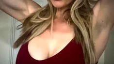Big boob brunette masturbates on webcam