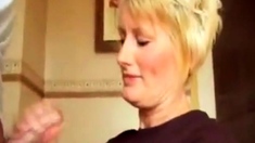 Aunty wanks me off